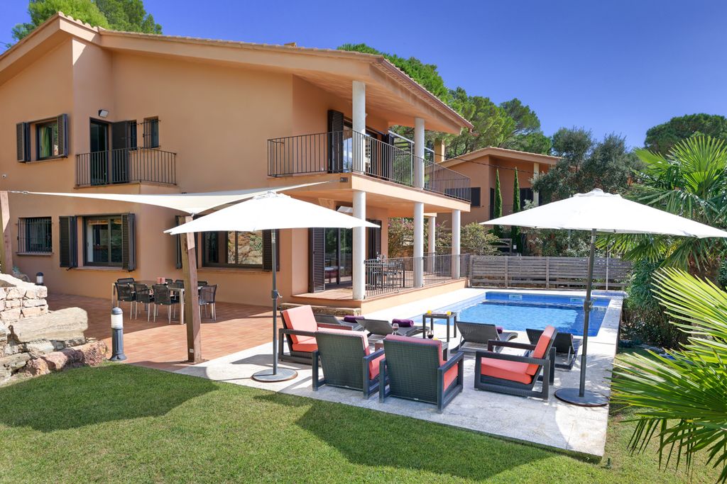 Villa Mariposa Costa Brava Olivers Travels 1