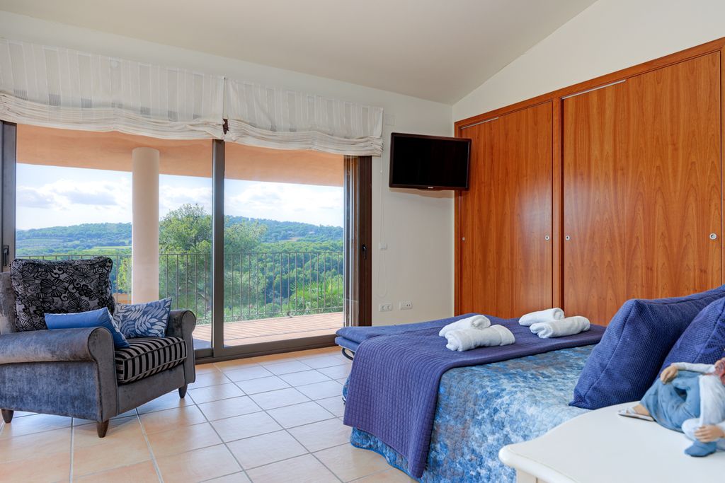 Villa Mariposa Costa Brava Olivers Travels 3