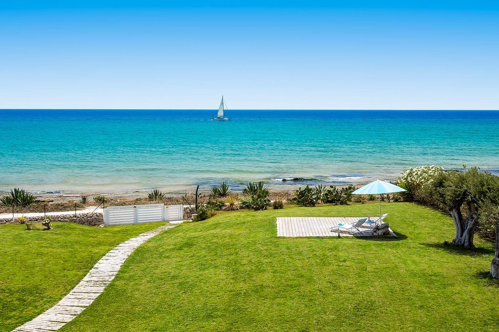 Villa Regilione Sicily OliversTravels 3