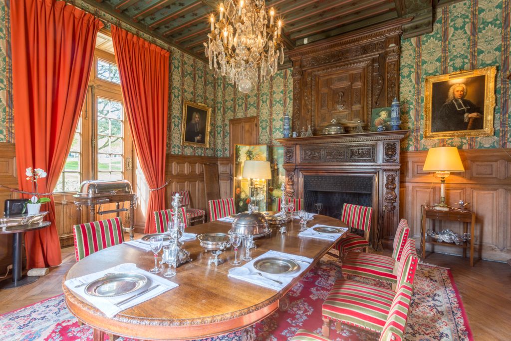 Chateau Flacelliere Keep Olivers Travels5