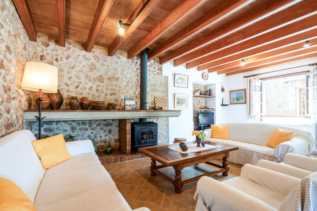 Villa De Madera Mallorca OliversTravels 3