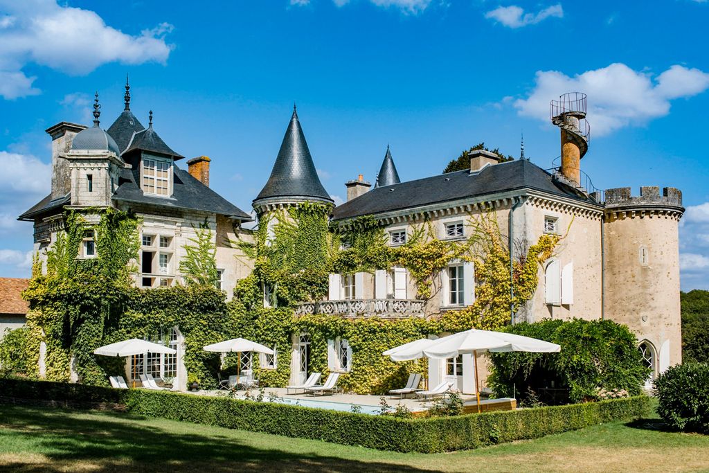 The Secret Hamlet Olivers Travel1.