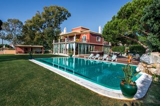 Villa Ruinas Albufeira Olivers Travels  1 