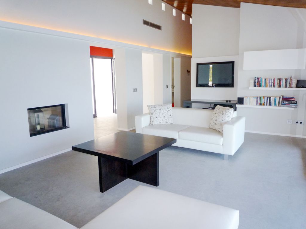 Villa de las Palmas Menorca Olivers Travels 2 01