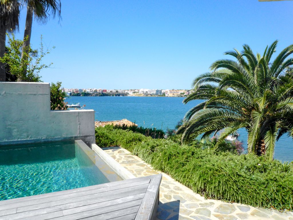 Villa de las Palmas Menorca Olivers Travels 4 01