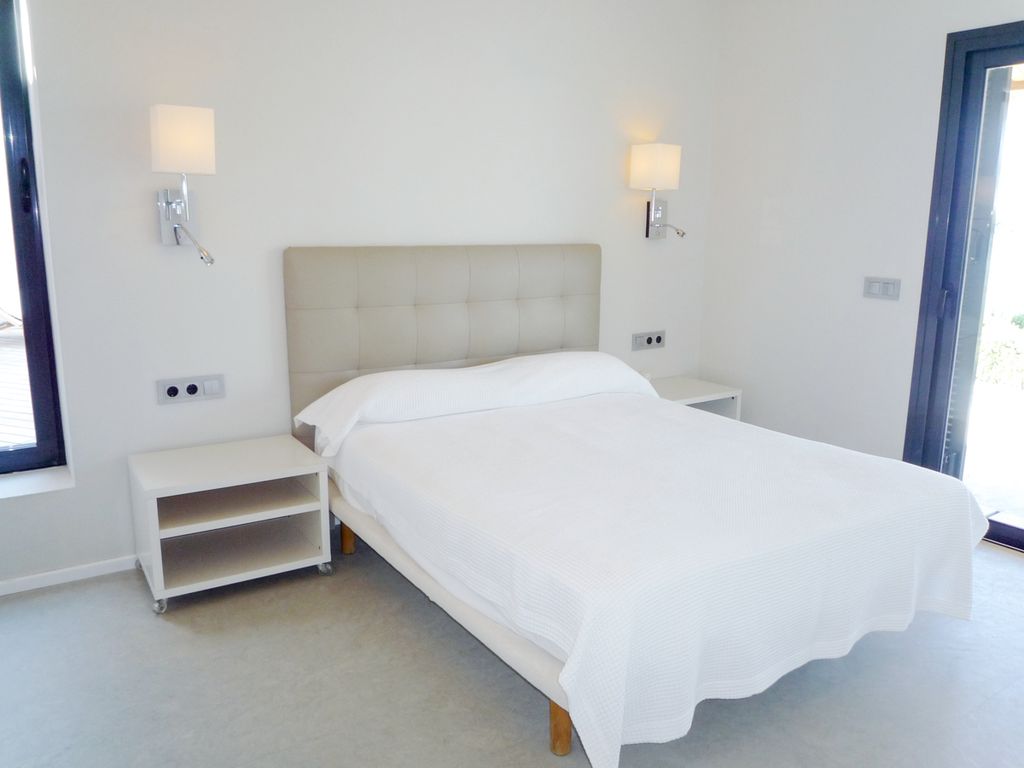 Villa de las Palmas Menorca Olivers Travels 3 01