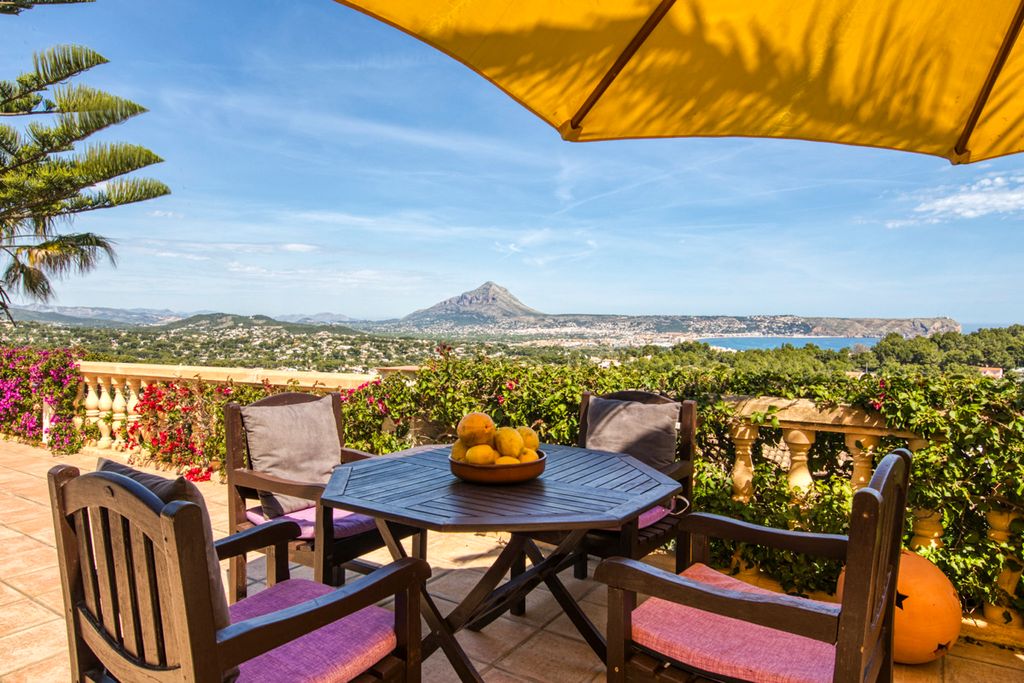 Villa Dacil Costa Blanca Olivers Travels2