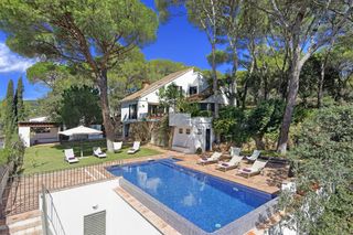 Villa Beso Costa Brava Olivers Travels 1