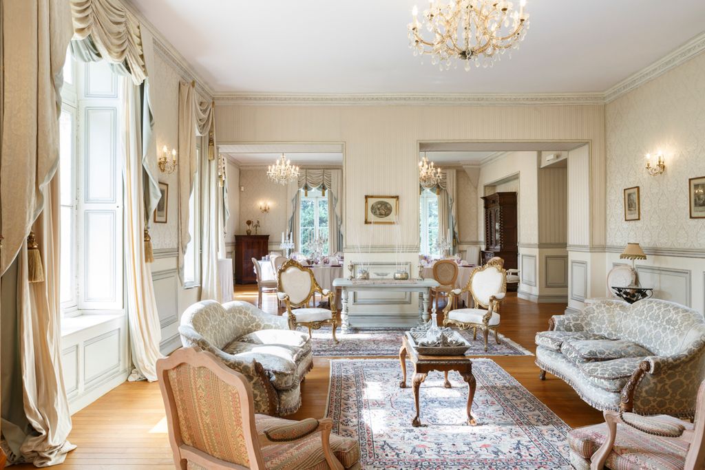 Chateau Crystal Loire Valley Olivers Travels 2