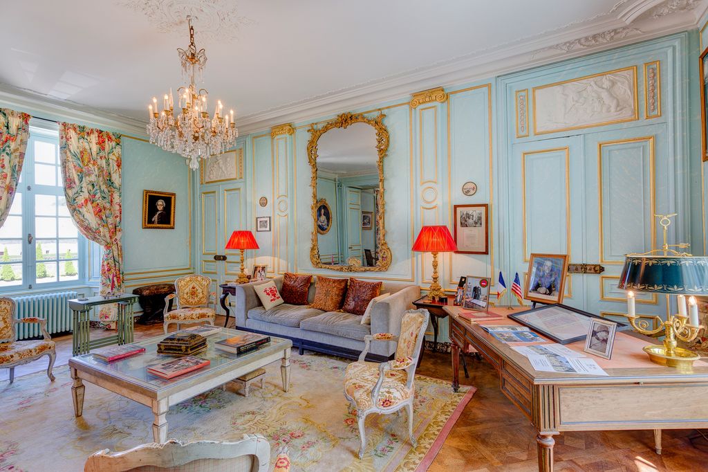 Chateau des Reves Normandy France Olivers Travels 4