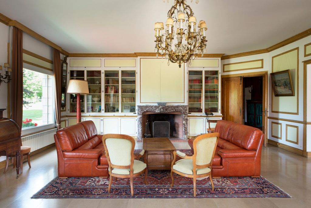 Manoir de Blouse Ville Normandie Olivers Travels2