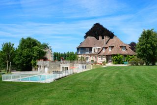 Manoir de Blouse Ville Normandie Olivers Travels1