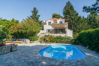 Villa Vallum Brac Olivers Travels 01