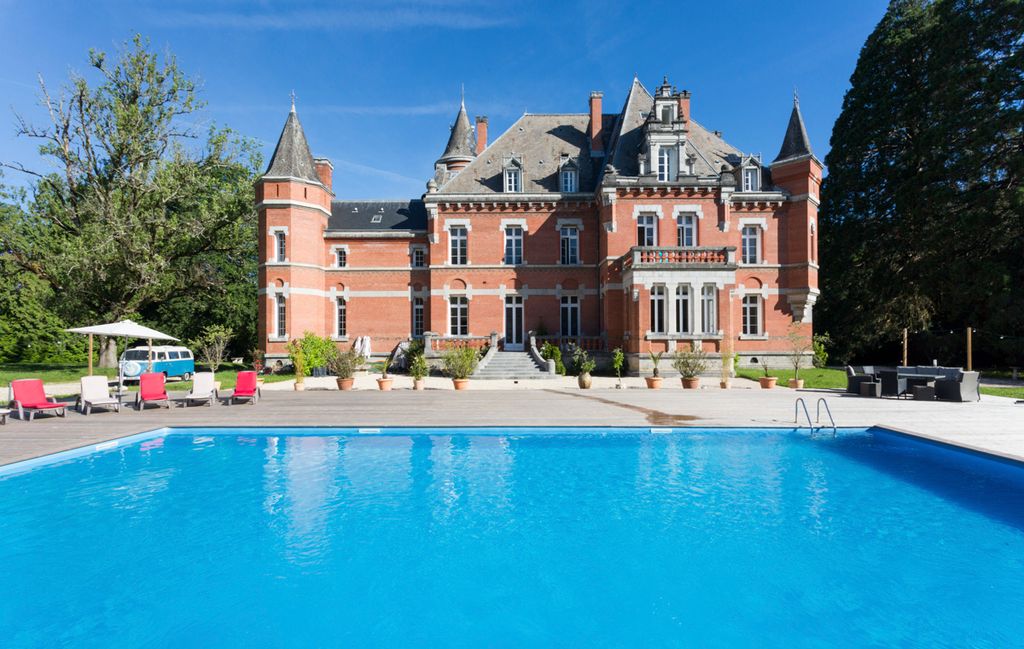 Chateau Histoire Midi Pyrenees Olivers travels 1