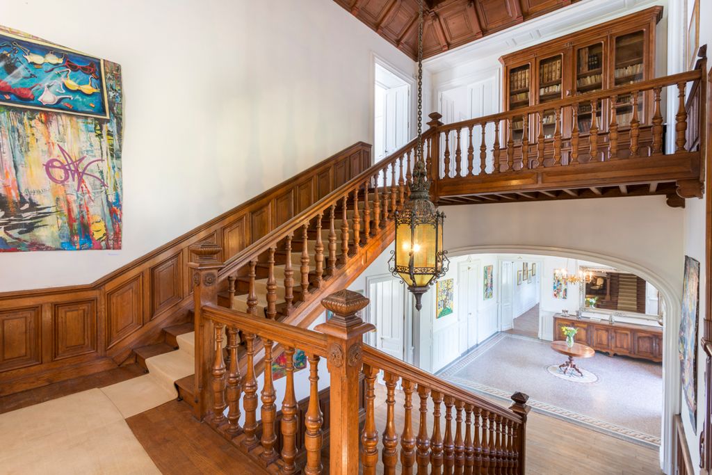 Chateau Histoire Midi Pyrenees Olivers travels 3