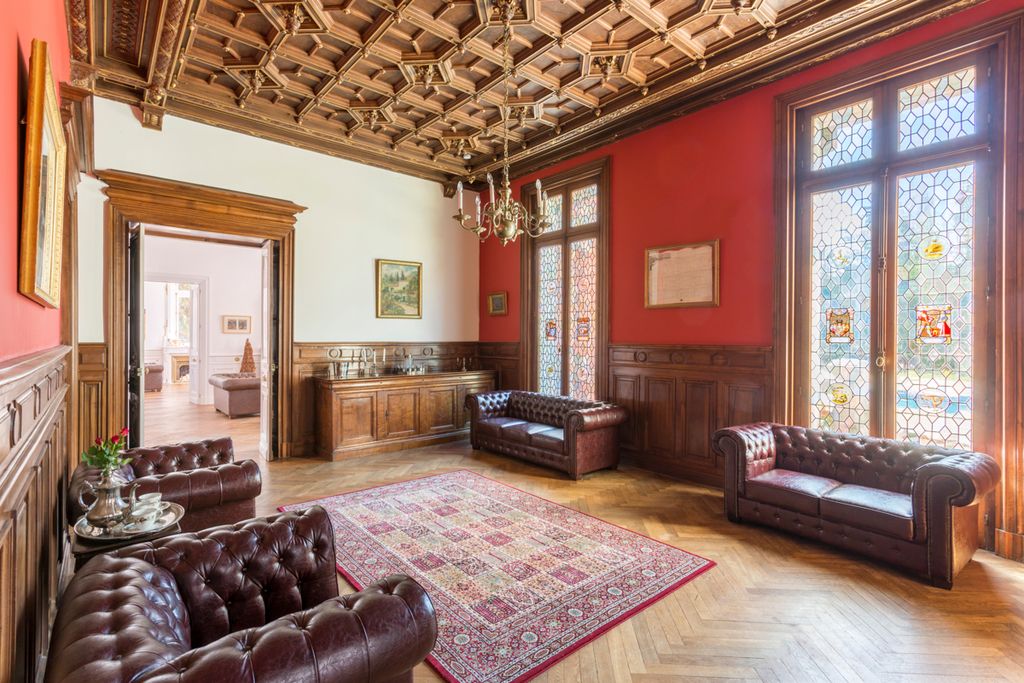 Chateau Histoire Midi Pyrenees Olivers travels 5