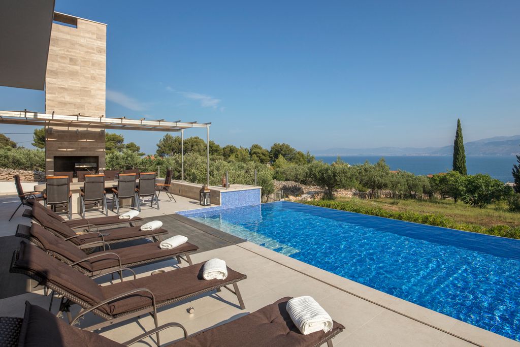 Villa Cerineo Brac Olivers Travels2