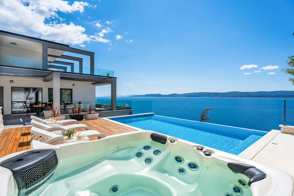 Villa Cliff Dalmatia Olivers Travel 1