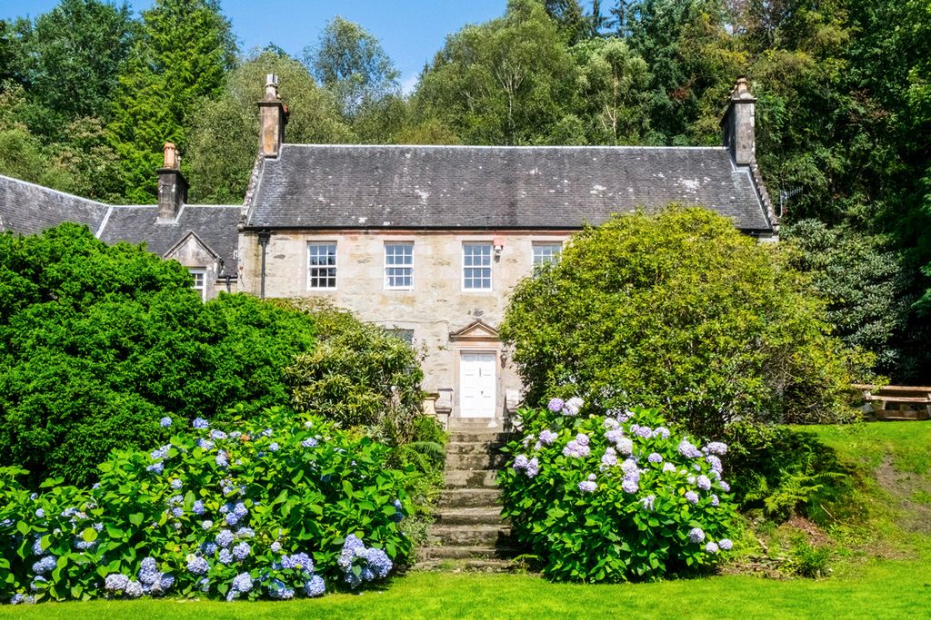 Old Argyll House Scotland Olivers Travel1