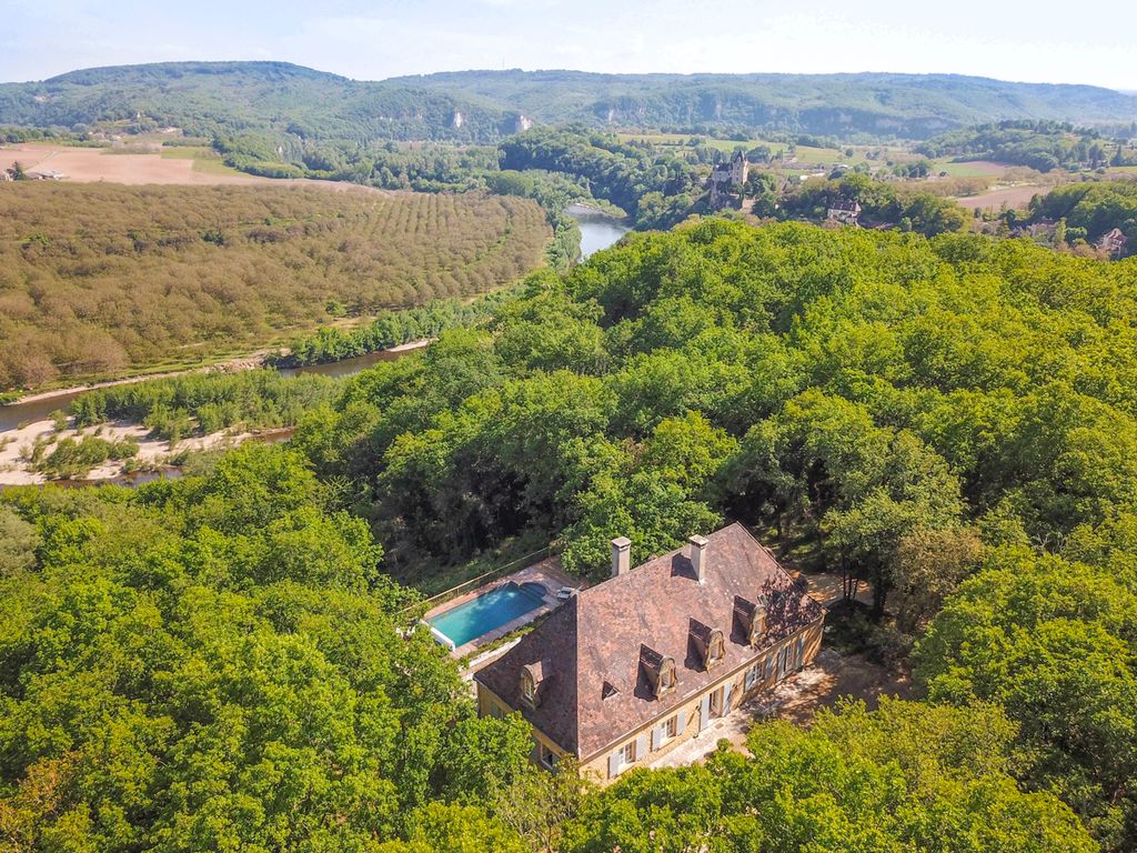 Sur La Colline Dordogne Olivers Travels17