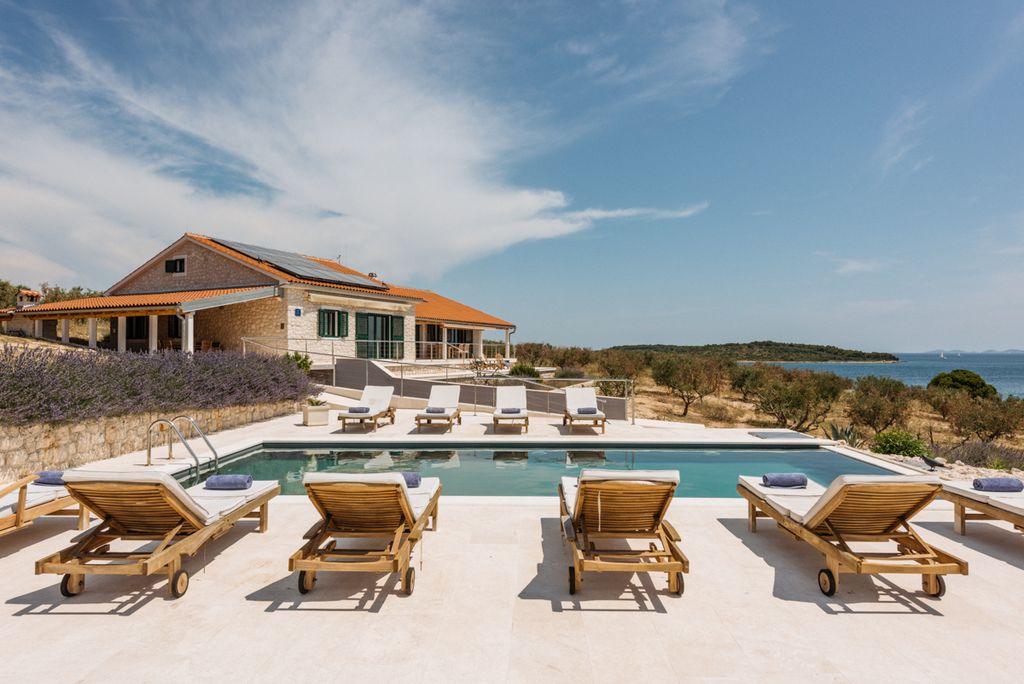 Villa Tonka Dalmatia Olivers Travels Cr 1