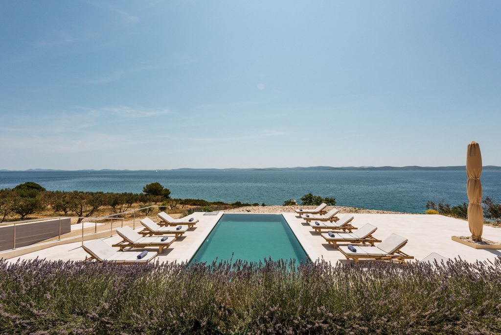 Villa Tonka Dalmatia Olivers Travels Cr 2
