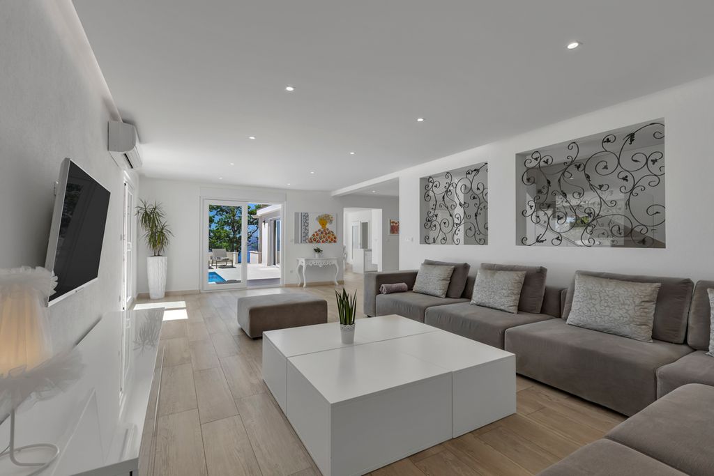 Villa Basca Dalmatia Olivers Travel3