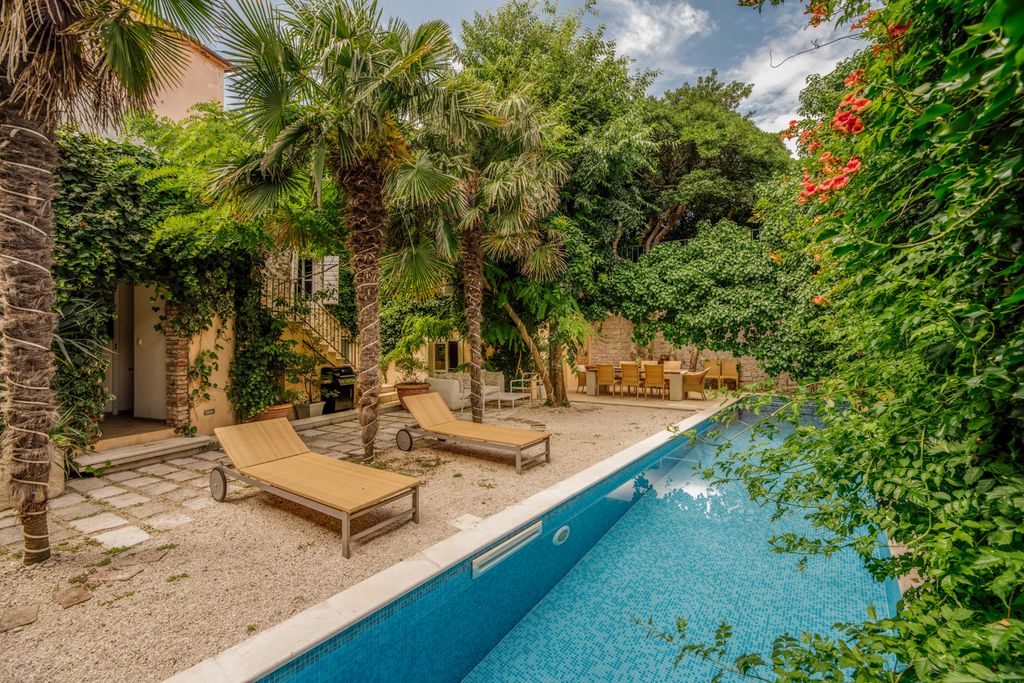 Casa Adriatiq Dalmatia Hvar Olivers Travels 001