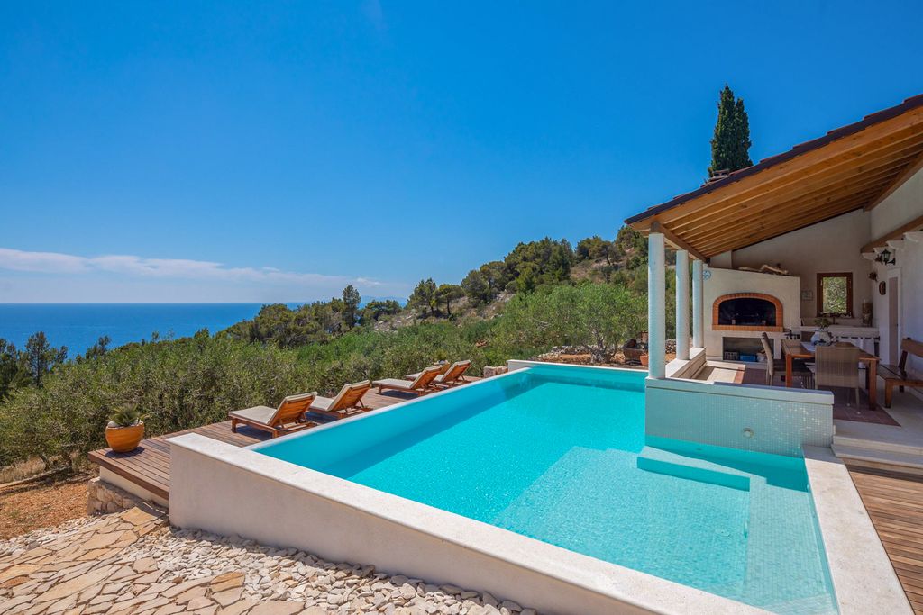 Villa Nar Hvar Olivers Travels 002