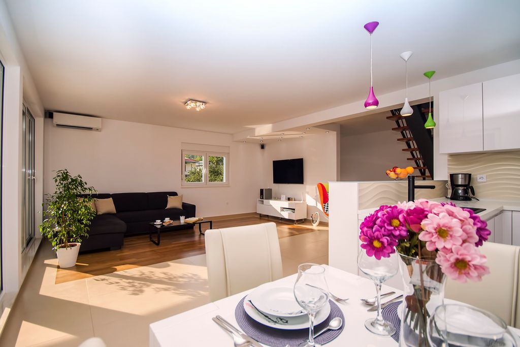 Villa Naklice Dalmatia Olivers Travels3