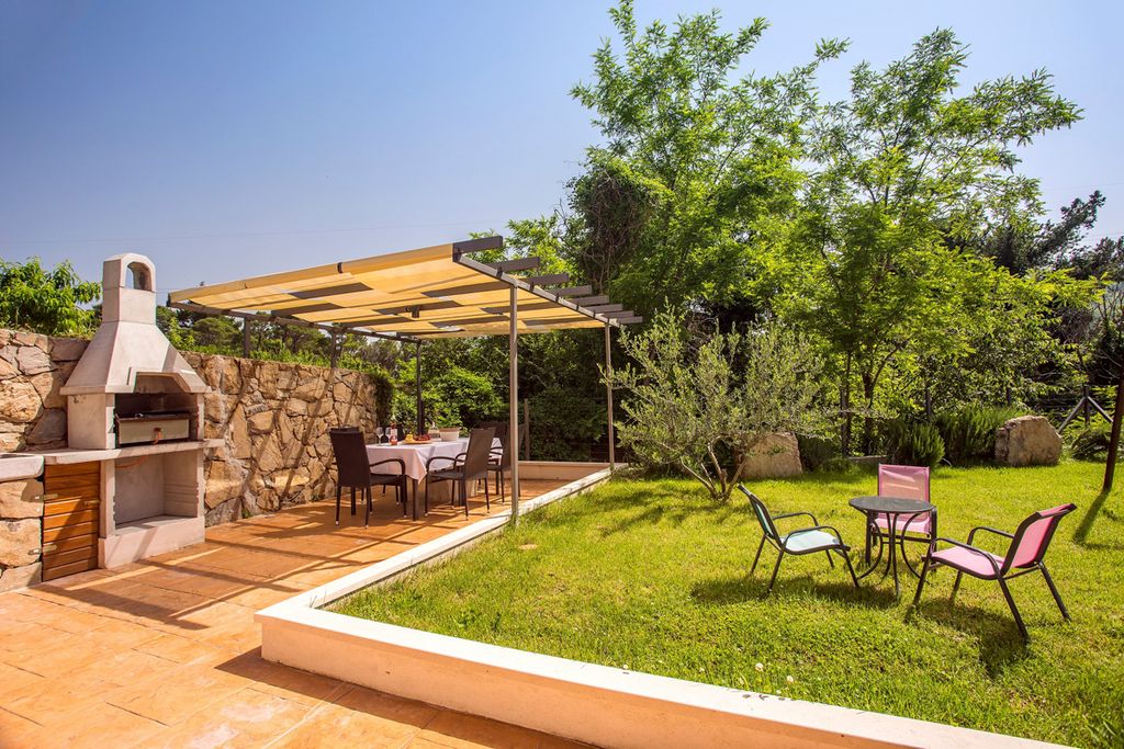 Villa Naklice Dalmatia Olivers Travels2