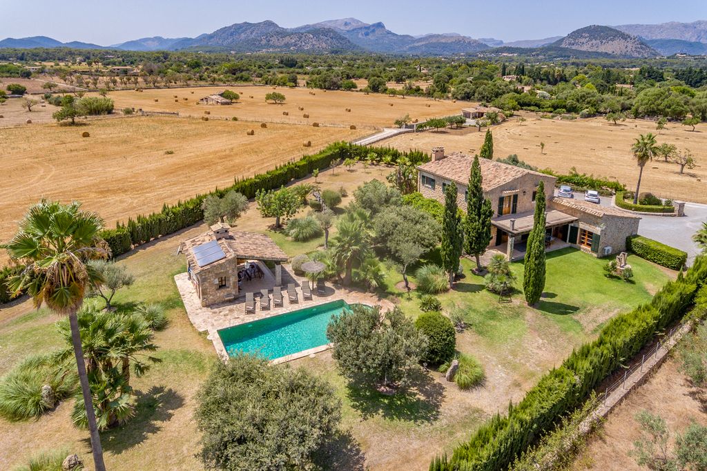 Villa Amparo Mallorca Olivers Travels 01