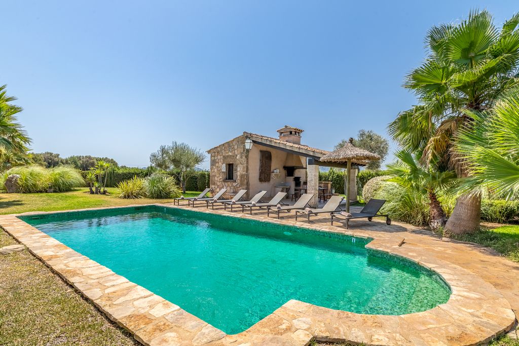 Villa Amparo Mallorca Olivers Travels 02
