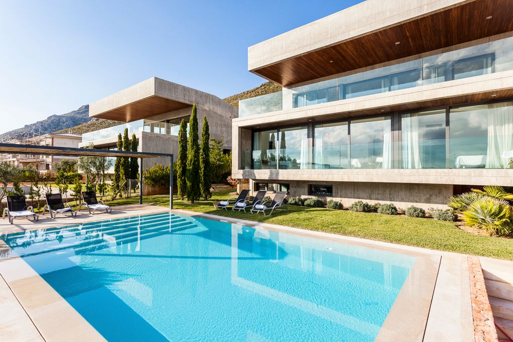 Puerto Deluxe 1 2 Mallorca Olivers Travels1 01