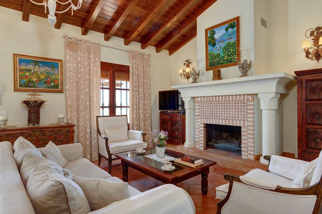Villa Loli Andalucia Olivers Travels 3