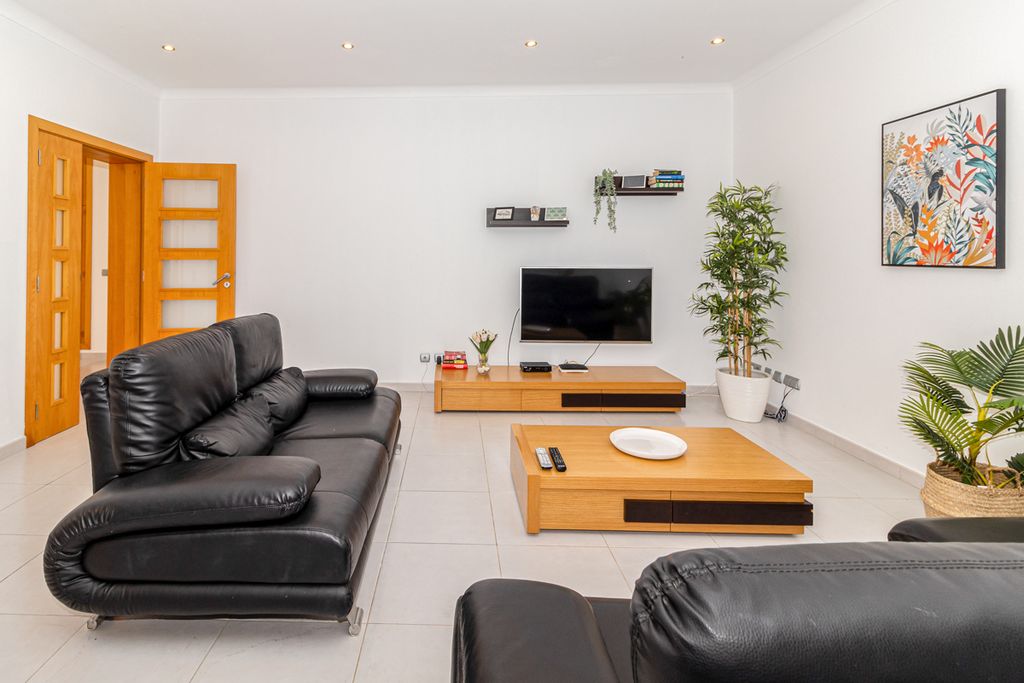 Villa Valentia Sagres Olivers Travels 05