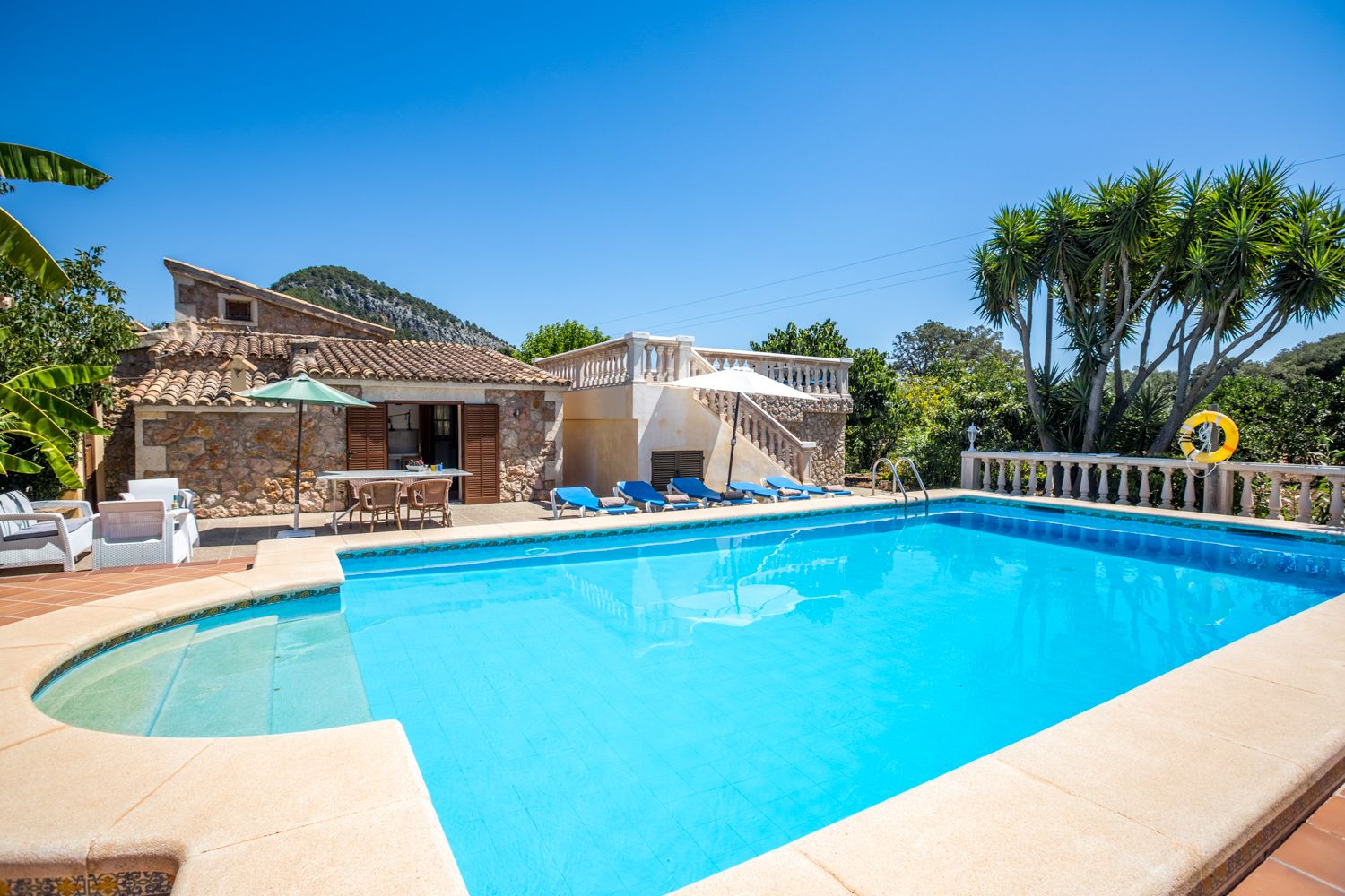 Villa Colly J