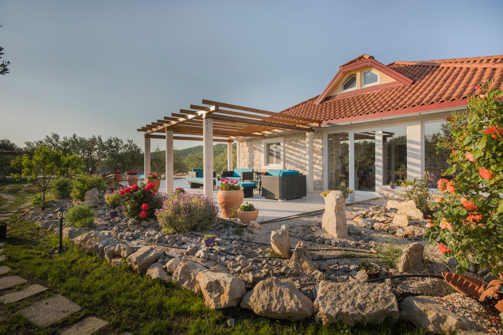 Vodice Villa Dalmatia Olivers Travels22