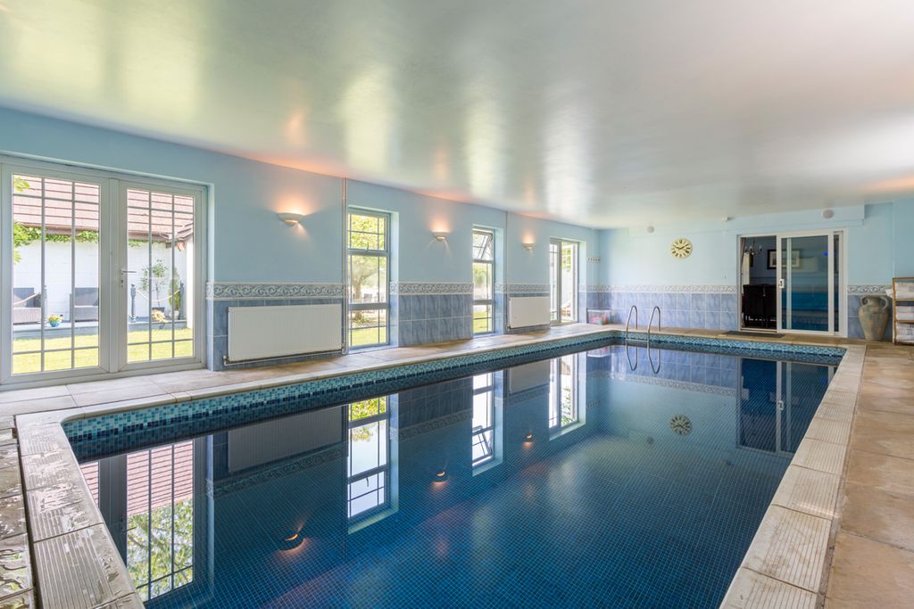 River Severn Mansion Cotswolds Olivers Travel3