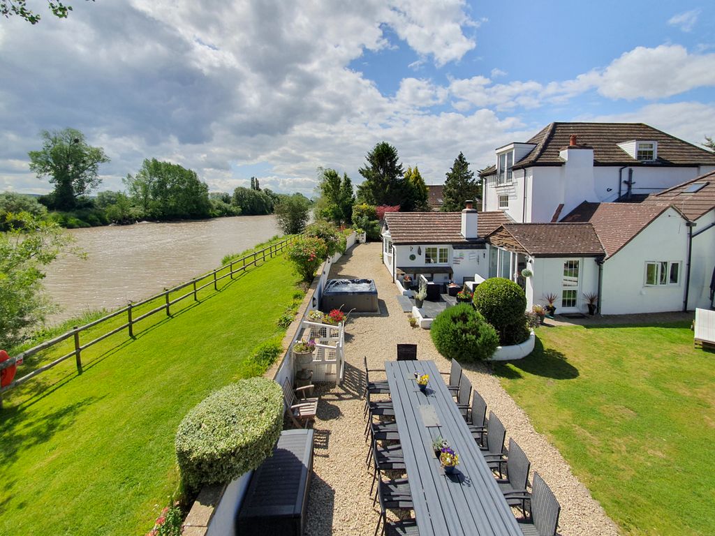 River Severn Mansion Cotswolds Olivers Travel1