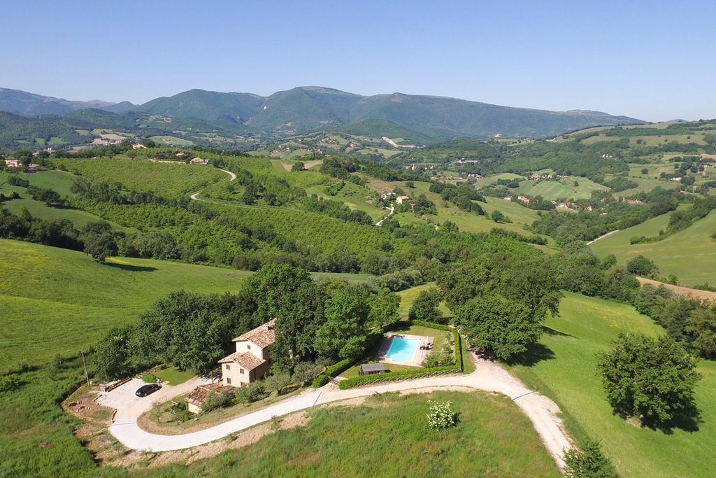 Casa Fiastrone Le Marche Olivers Traves 3
