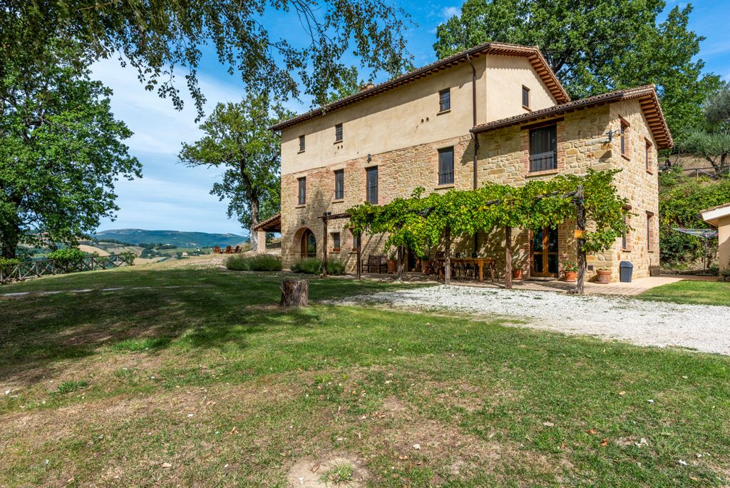 Casa Fiastrone Le Marche Olivers Traves 1
