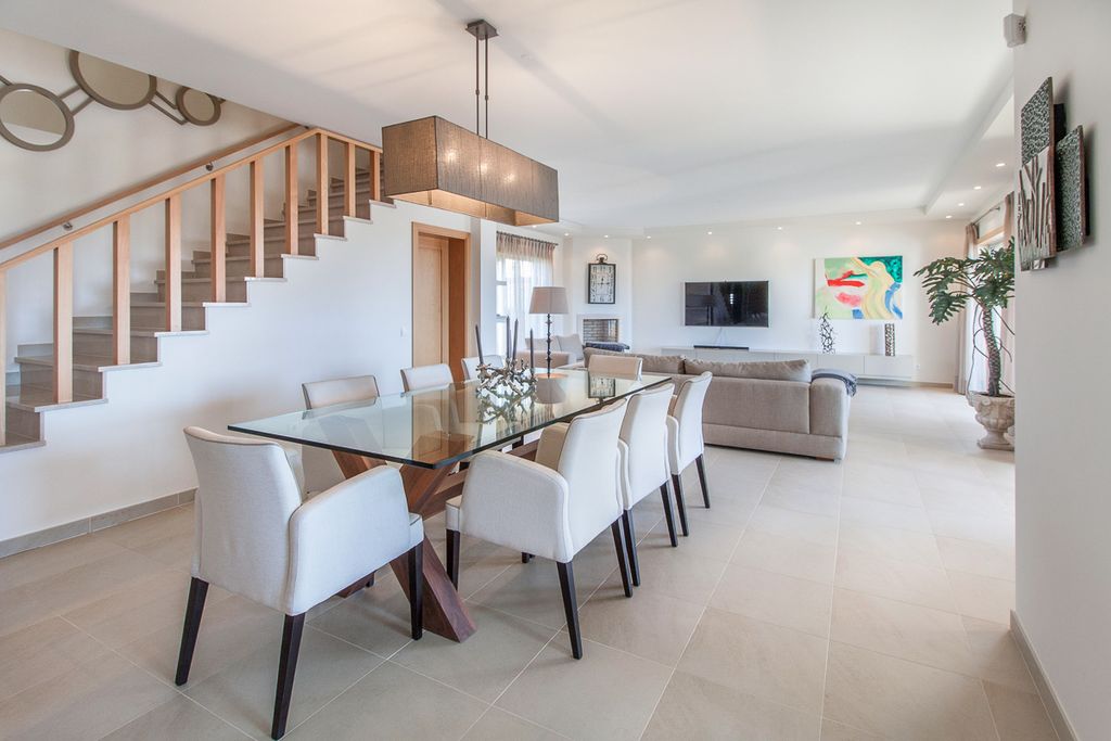 Villa Lourdes SIlver Coast Portgual Olivers Travels 4