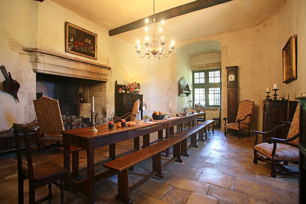 Chateau de Montpezat Midi Pyrenees Olivers Travls4