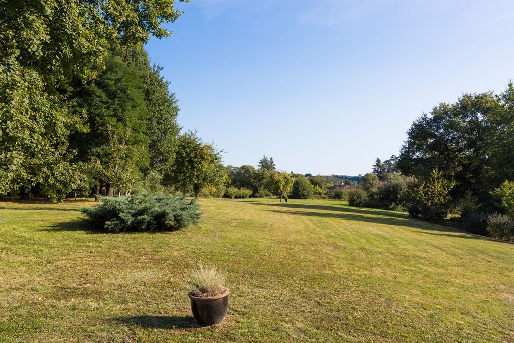 Le Buisson Dordogne Olivers Travels 5