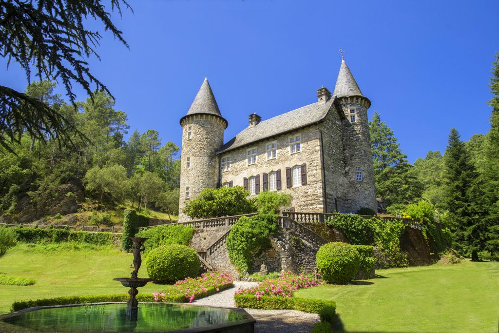 Chateau Chamborigaud Languedoc Olivers Travels FR 1