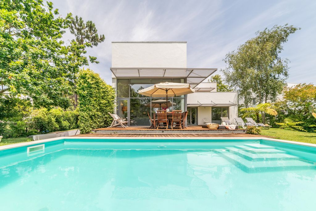 Villa Genovevia Lisbon Olivers Travels 001