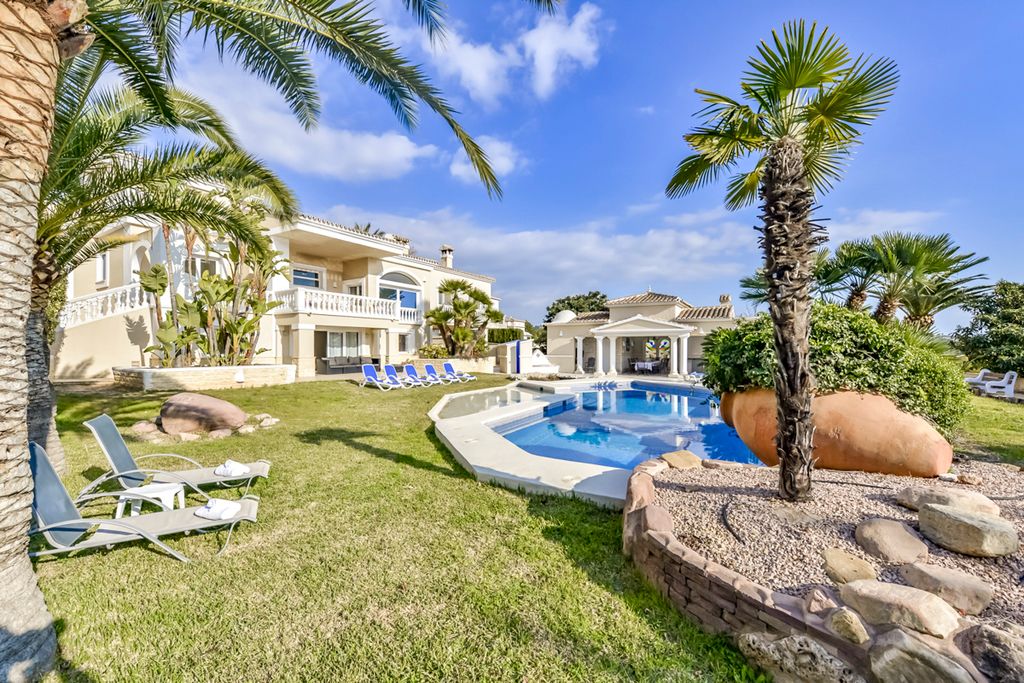 Villa Lucilia Costa Blanca Olivers Travels2 01