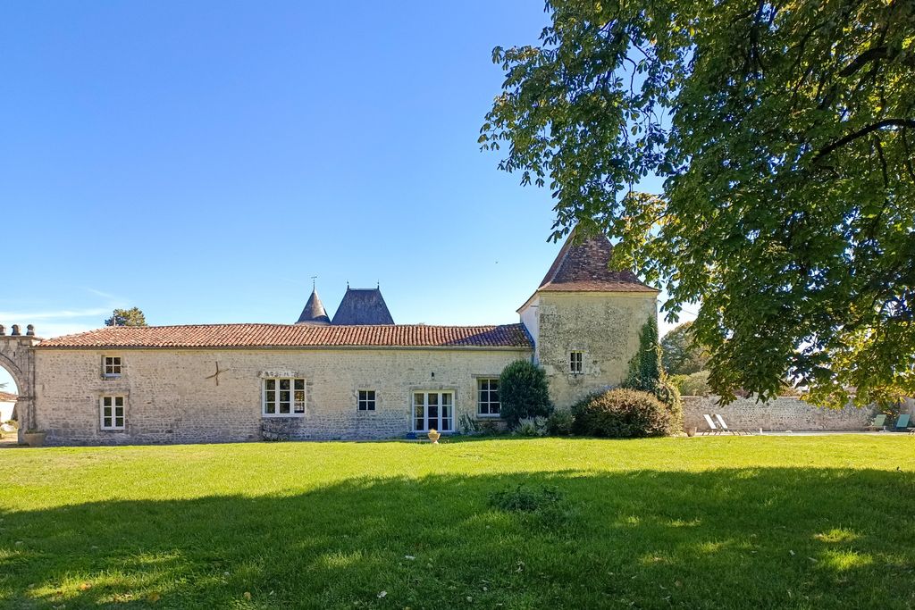 Domaine Serbise Aquitaine Olivers Travels 1