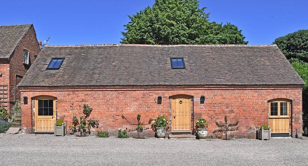 Chevaliers Moat House Midlands Olivers Travels 5